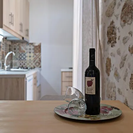 Melina In The Heart Of Old Town