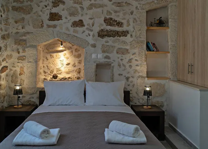 Melina In The Heart Of Old Town *